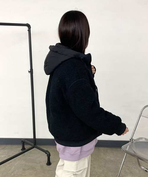 CRB(シーアールビー)の「キルト切替ボアフードブルゾン(ブルゾン・レディース・ブラック/ベージュ/ブラウン・F)」の15枚目の写真
