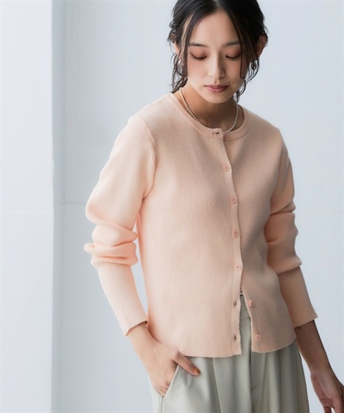 nissen（ニッセン）の「ムースタッチニット コンパクトクルーネックカーディガン（静電気防止・毛玉防止）＜大きいサイズ有＞（ニット/セーター・レディース・ライトピンク/ブラック/杢グレー/サンドベージュ・3L/LL/L/M/S）」の4枚目の写真