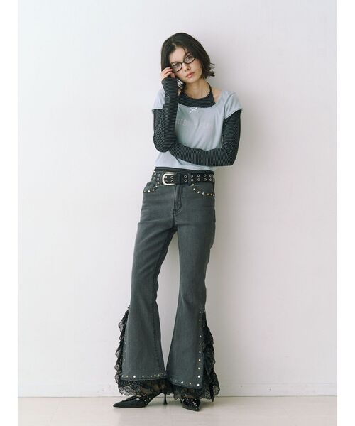 jouetie（ジュエティ）の「レースドッキングスタッズフレアデニムパンツ（デニムパンツ・レディース・ブルー/ブラック・MEDIUM/SMALL）」の15枚目の写真