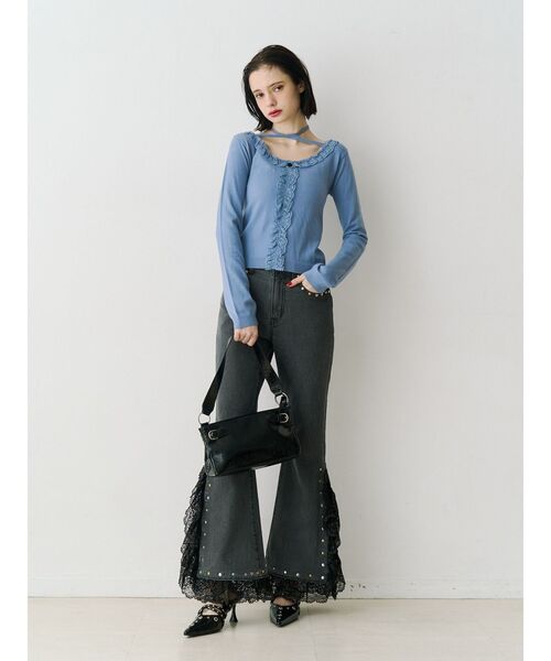 jouetie（ジュエティ）の「レースドッキングスタッズフレアデニムパンツ（デニムパンツ・レディース・ブルー/ブラック・MEDIUM/SMALL）」の6枚目の写真