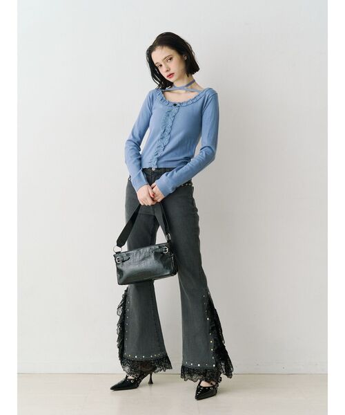 jouetie（ジュエティ）の「レースドッキングスタッズフレアデニムパンツ（デニムパンツ・レディース・ブルー/ブラック・MEDIUM/SMALL）」の7枚目の写真