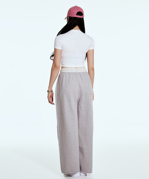 BORN TO WIN（ボーントゥウィン）の「BLUR LOGO CROP TOP [IVORY]（Tシャツ/カットソー・レディース・その他・FREE）」の6枚目の写真