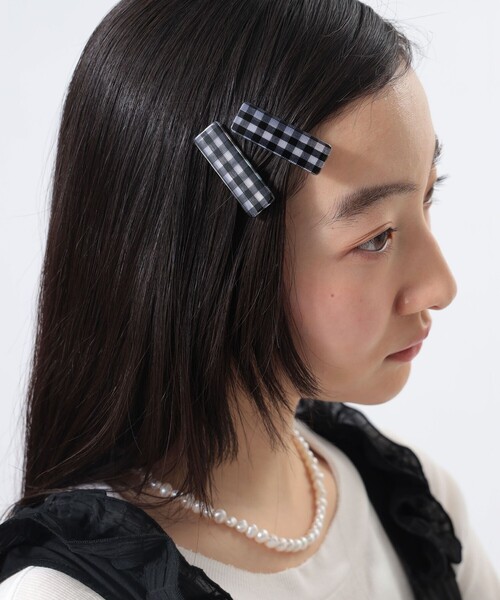 BEAMS BOY(ビームスボーイ)の「ギンガムチェック ヘアピン 2セット(ヘアピン・レディース・ブルー/レッド/ブラック・ONE SIZE)」の2枚目の写真