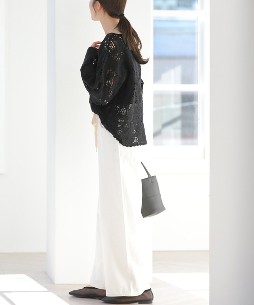 JOURNAL STANDARD relume（ジャーナルスタンダード　レリューム）の「［26SS新作］エンブロイダリークロシェレースプルオーバー（ニット/セーター・レディース・ブラック/ホワイト・FREE）」の3枚目の写真