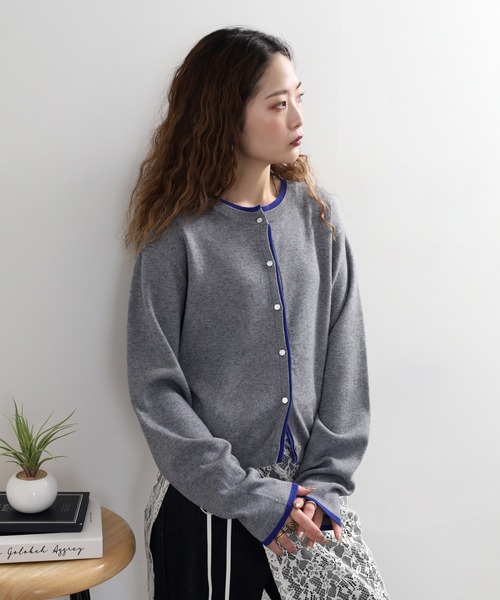 atONE(アットワン)の「レイヤード風配色ニットカーディガン(カーディガン/ボレロ・レディース・グレー系7/ベージュ系その他5/アイボリー系1・F)」の7枚目の写真