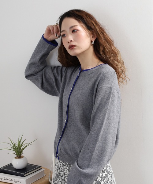 atONE(アットワン)の「レイヤード風配色ニットカーディガン(カーディガン/ボレロ・レディース・グレー系7/ベージュ系その他5/アイボリー系1・F)」の9枚目の写真
