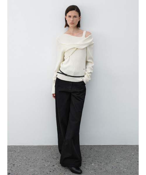 ATELIER NAIN(アトリエナイン)の「COLARE TWIST KNIT PULLOVER(T-7109)(ニット/セーター・レディース・ブラック/アイボリー・FREE)」の3枚目の写真