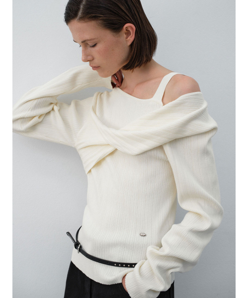 ATELIER NAIN(アトリエナイン)の「COLARE TWIST KNIT PULLOVER(T-7109)(ニット/セーター・レディース・ブラック/アイボリー・FREE)」の4枚目の写真