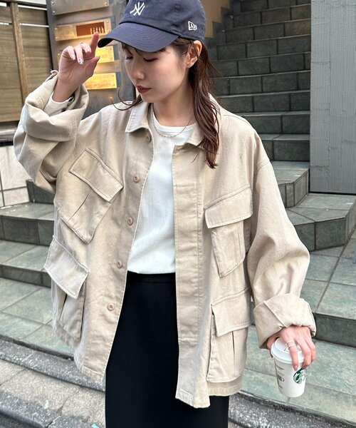 DISCOAT（ディスコート）の「【Enlude】ミリタリージャケット《ユニセックス》（ミリタリージャケット・レディース・グレイッシュベージュ/カーキ・FREE）」の2枚目の写真