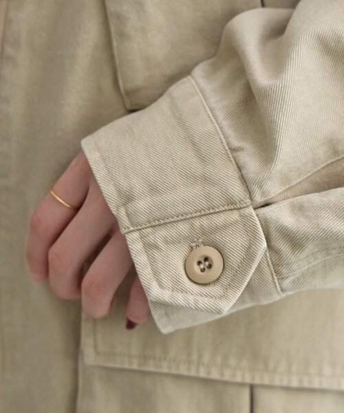 DISCOAT（ディスコート）の「【Enlude】ミリタリージャケット《ユニセックス》（ミリタリージャケット・レディース・グレイッシュベージュ/カーキ・FREE）」の7枚目の写真