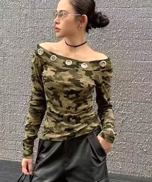 SHEENA(シーナ)の「カモフラ柄アイレットオフショルダートップス(Tシャツ/カットソー・レディース・カーキ・M)」の13枚目の写真