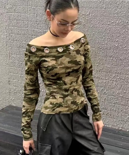 SHEENA(シーナ)の「カモフラ柄アイレットオフショルダートップス(Tシャツ/カットソー・レディース・カーキ・M)」の14枚目の写真