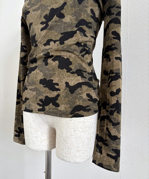 SHEENA(シーナ)の「カモフラ柄アイレットオフショルダートップス(Tシャツ/カットソー・レディース・カーキ・M)」の18枚目の写真