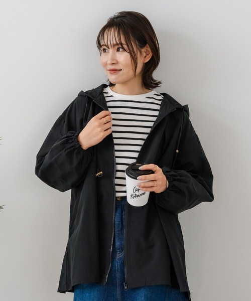 fort point(フォーポイント)の「【C-FORT POINT/フォートポイント】【ウエストドロストコードでお好みのシルエットに!】フード付きナイロンブルゾン ゆったりシルエット きれいめ カジュアル(ブルゾン・レディース・ブラック/ベージュ/アイボリー・MEDIUM)」の11枚目の写真