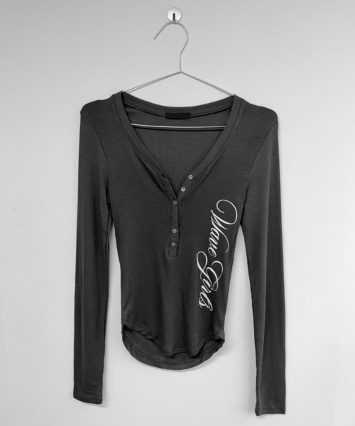 THEAIRTOWN(ジエアタウン)の「grily botton slim top(Tシャツ/カットソー・レディース・ダークグレー/ホワイト/ピンク・FREE)」の20枚目の写真