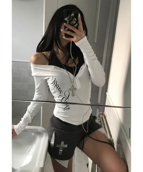 THEAIRTOWN(ジエアタウン)の「grily botton slim top(Tシャツ/カットソー・レディース・ダークグレー/ホワイト/ピンク・FREE)」の5枚目の写真