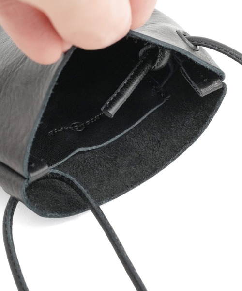 STANDARD SUPPLY(スタンダードサプライ)の「アーツアンドクラフツ / HORSE LEATHER ホースレザー / FLAT SHOULDER S フラットショルダーS(ショルダーバッグ・レディース・タン/チョコ/ブラック・FREE)」の11枚目の写真