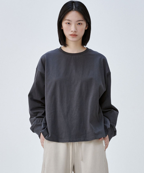 MALOUPE(マロップ)の「5115 クロップオーバーサイズTシャツ (ダークグレー)(Tシャツ/カットソー・レディース・その他・FREE)」の3枚目の写真