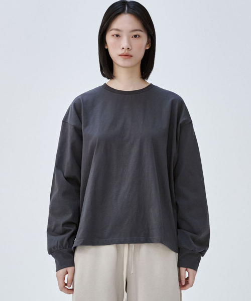 MALOUPE(マロップ)の「5115 クロップオーバーサイズTシャツ (ダークグレー)(Tシャツ/カットソー・レディース・その他・FREE)」の4枚目の写真