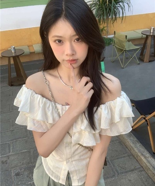 Ritzy(リッツィー)の「オフショルダーフリルブラウス(シャツ/ブラウス・レディース・ベージュ・M)」の14枚目の写真