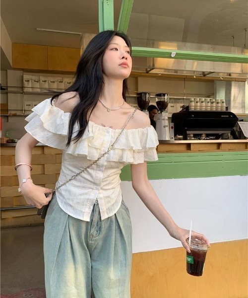 Ritzy(リッツィー)の「オフショルダーフリルブラウス(シャツ/ブラウス・レディース・ベージュ・M)」の15枚目の写真