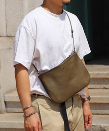 Sinleathers（シンレザーズ）の「パセオ PASEO サコッシュ（ショルダーバッグ）」