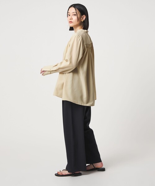 A DAY IN THE LIFE UNITED ARROWS(アデイインザライフユナイテッドアローズ)の「シャーリングギャザー スキッパーブラウス <A DAY IN THE LIFE>(シャツ/ブラウス・レディース・クリーム/ライトブルー/ネイビー・FREE)」の6枚目の写真
