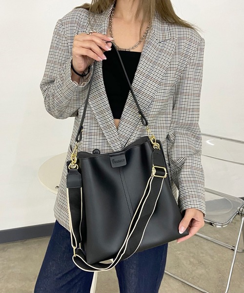 rire(リル)の「ダブルストラップ合成皮革トートバッグ(トートバッグ・レディース・ベージュ/ブラック/アイボリー・FREE)」の16枚目の写真