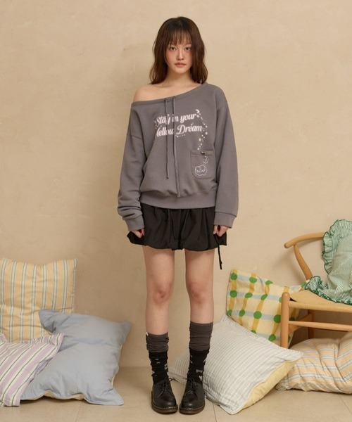 WaiKei(ワイケイ)の「Wai Kei/スウェットオフショルダー(スウェット・レディース・ライトグレー/チャコールグレー・FREE)」の18枚目の写真