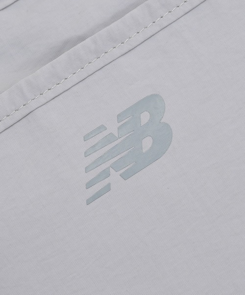 NEW BALANCE(ニューバランス)の「ショルダーハーフラウンドバッグ(ショルダーバッグ・メンズ・ライトグレー/ブラック・ONE SIZE)」の9枚目の写真