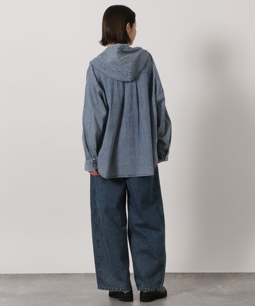 LAKOLE（ラコレ）の「デニムフードシャツ / 654294（その他トップス・レディース・ベージュ/ライトブルー・FREE）」の8枚目の写真