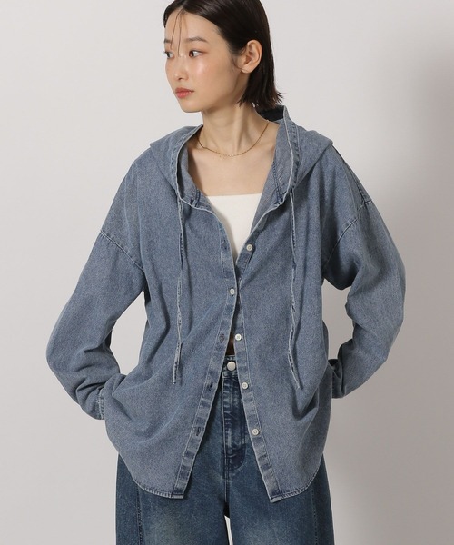 LAKOLE（ラコレ）の「デニムフードシャツ / 654294（その他トップス・レディース・ベージュ/ライトブルー・FREE）」の9枚目の写真