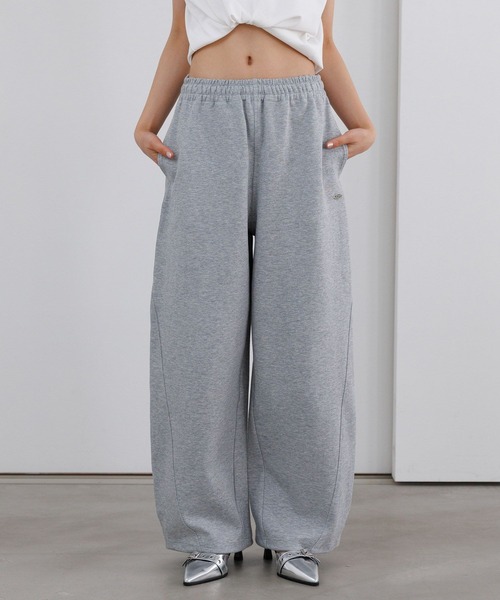 repipi armario（レピピ アルマリオ）の「Acidルーズスウェットパンツ（スウェットパンツ・キッズ・ブラック系/ブルー系/ピンク系/杢グレー・SMALL/MEDIUM/LARGE）」の2枚目の写真