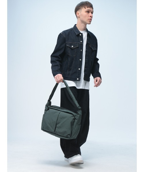 SML(エスエムエル)の「SML (エスエムエル) ショルダーバッグ HELMET SHOULDER BAG M テフロン ヘルメットバッグ メッセンジャーバッグ ボディバッグ K904128(メッセンジャーバッグ・メンズ・グレー/ブラック/グリーン・ONE SIZE)」の6枚目の写真