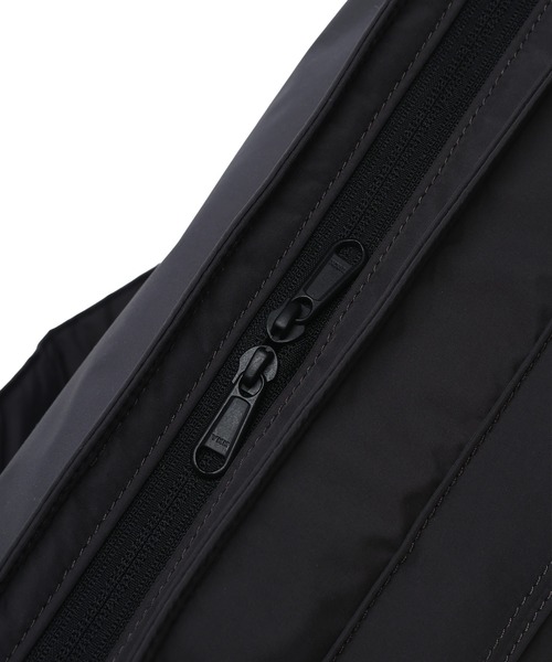 SML(エスエムエル)の「SML (エスエムエル) ショルダーバッグ HELMET SHOULDER BAG M テフロン ヘルメットバッグ メッセンジャーバッグ ボディバッグ K904128(メッセンジャーバッグ・メンズ・グレー/ブラック/グリーン・ONE SIZE)」の17枚目の写真