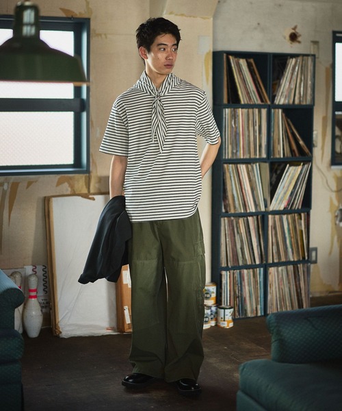 niko and...(ニコアンド)の「スカーフ付きボーダーTシャツ(Tシャツ/カットソー・メンズ・ブルー/オフホワイト/ベージュ・LARGE/MEDIUM)」の5枚目の写真