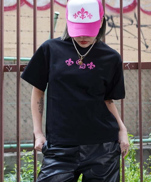 GUIDER(ガイダー)の「【GUIDER】リリー Tee / Lily Tee(Tシャツ/カットソー・メンズ・ホワイト×ピンク/ブラック×ピンク/ホワイト/ブラック・S/M/L)」の4枚目の写真