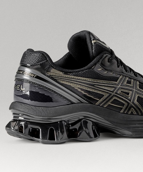 ASICS(アシックス)の「GEL-KINETIC FLUENT / ゲルキネティック フルーエント(スニーカー・メンズ・ブラック×グレー・23/26.5/26/23.5/29/24/27/24.5/28.5/25.5/25/28/27.5/29.5)」の2枚目の写真