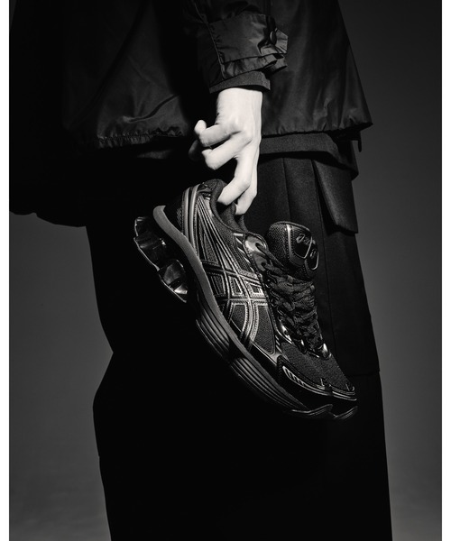 ASICS(アシックス)の「GEL-KINETIC FLUENT / ゲルキネティック フルーエント(スニーカー・メンズ・ブラック×グレー・23/26.5/26/23.5/29/24/27/24.5/28.5/25.5/25/28/27.5/29.5)」の21枚目の写真