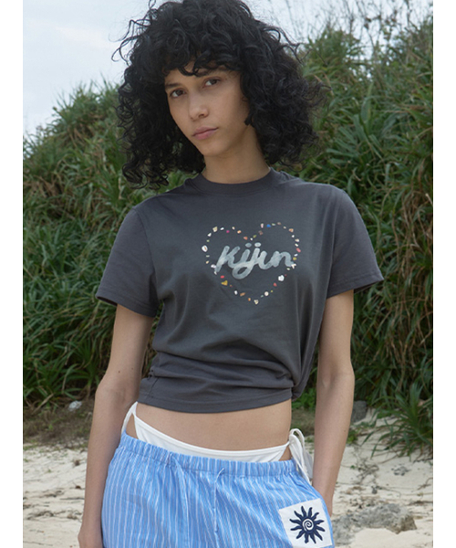 Kijun(キジュン)の「Pebble Heart Tee Charcoal(Tシャツ/カットソー・レディース・その他・SMALL/MEDIUM/LARGE)」の2枚目の写真