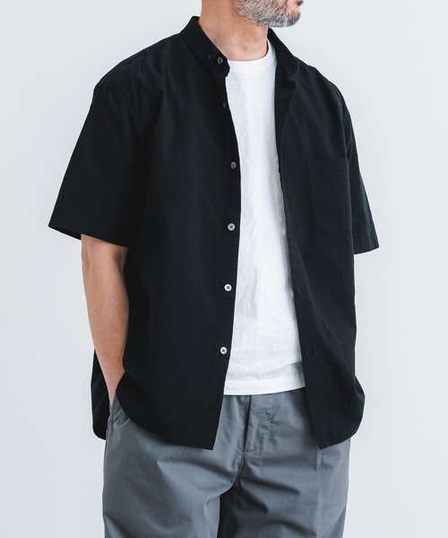 quadro(クオドロ)の「コットン/麻クラフトワッシャーBD半袖シャツ(シャツ/ブラウス・メンズ・ブラック/キナリ/チャコール・MEDIUM/LARGE)」の1枚目の写真