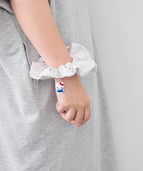LOWRYS FARM(ローリーズファーム)の「【サンリオキャラクターズ】チャーム付きカットシュシュ 651902/GOODS(シュシュ・レディース・グレー/アイボリー/ブラック/ブラウン・FREE)」の6枚目の写真
