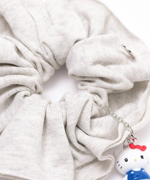 LOWRYS FARM(ローリーズファーム)の「【サンリオキャラクターズ】チャーム付きカットシュシュ 651902/GOODS(シュシュ・レディース・グレー/アイボリー/ブラック/ブラウン・FREE)」の15枚目の写真