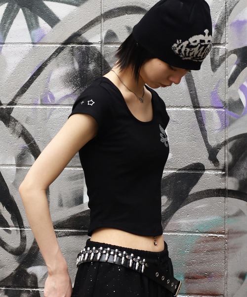 ATMARK(アットマーク)の「《2サイズ展開 / LADIES 》クロスラインストーン ショート丈Tシャツ(Tシャツ/カットソー・レディース・ホワイト/ブラック・L/M)」の15枚目の写真