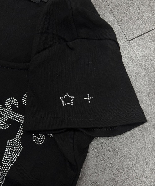 ATMARK(アットマーク)の「《2サイズ展開 / LADIES 》クロスラインストーン ショート丈Tシャツ(Tシャツ/カットソー・レディース・ホワイト/ブラック・L/M)」の4枚目の写真