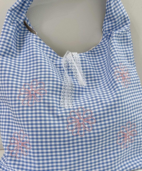 frunco(フランコ)の「デイジー刺繍ギンガムチェックリボントート(トートバッグ・レディース・レッド/ブルー・FREE)」の18枚目の写真
