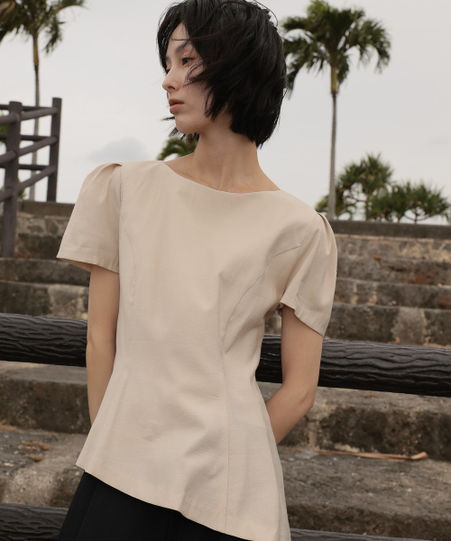 DEHEVE（デヘヴェ）の「Unbalance Frill Blouse [Beige]（シャツ/ブラウス・レディース・Beige・MEDIUM/SMALL）」の9枚目の写真