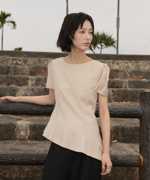 DEHEVE（デヘヴェ）の「Unbalance Frill Blouse [Beige]（シャツ/ブラウス・レディース・Beige・MEDIUM/SMALL）」の10枚目の写真