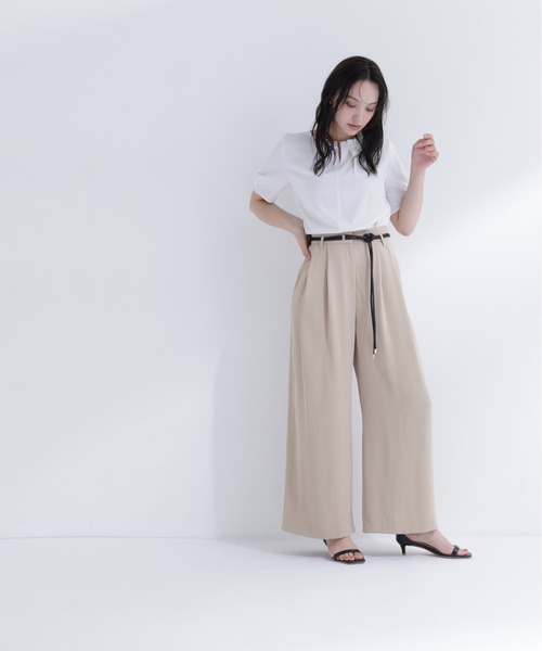 NATURAL BEAUTY BASIC(ナチュラルビューティーベーシック)の「ネックタックブラウス半袖(シャツ/ブラウス・レディース・ライトグリーン/チャコールグレー/オフホワイト・SMALL/MEDIUM)」の7枚目の写真