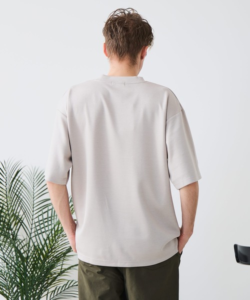 Blue Standard (ブルースタンダード)の「【BLUE STANDARD/ブルースタンダード】【ひんやり涼しい接触冷感】COOLスムース 部分刺繍Tシャツ リラックスフィット オーバーサイズ スムース素材 ネコ オバケ なめらか きれいめ(Tシャツ/カットソー・メンズ・グリーン/ホワイト/ブラック/グレー・X-LARGE/LARGE/MEDIUM)」の19枚目の写真